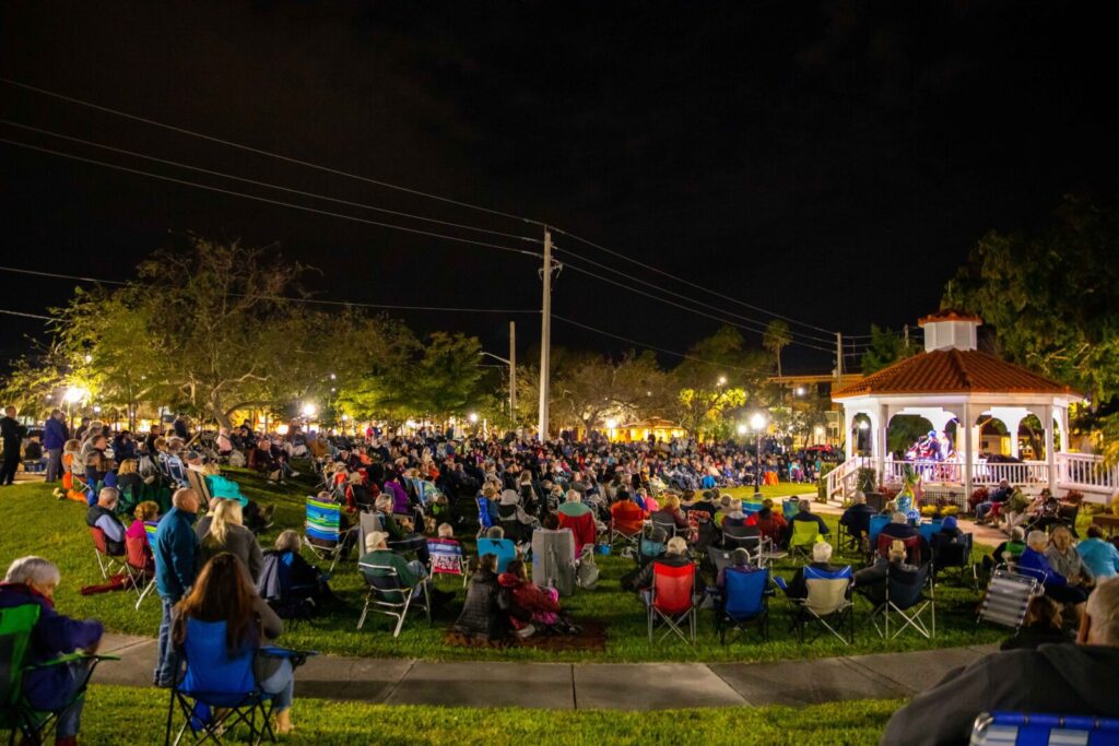 Neal Communities Donates $15,000 to Venice MainStreet to Sponsor Friday Night Concert Series