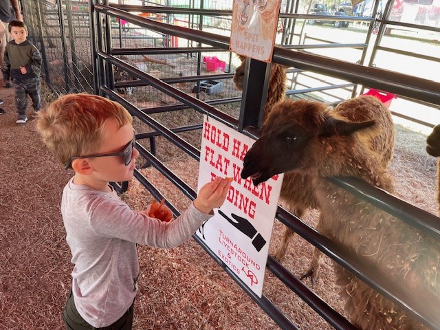 Neal Communities Employees Enjoy County Fair as Part of Neal’s Sponsorship of Annual Manatee Event